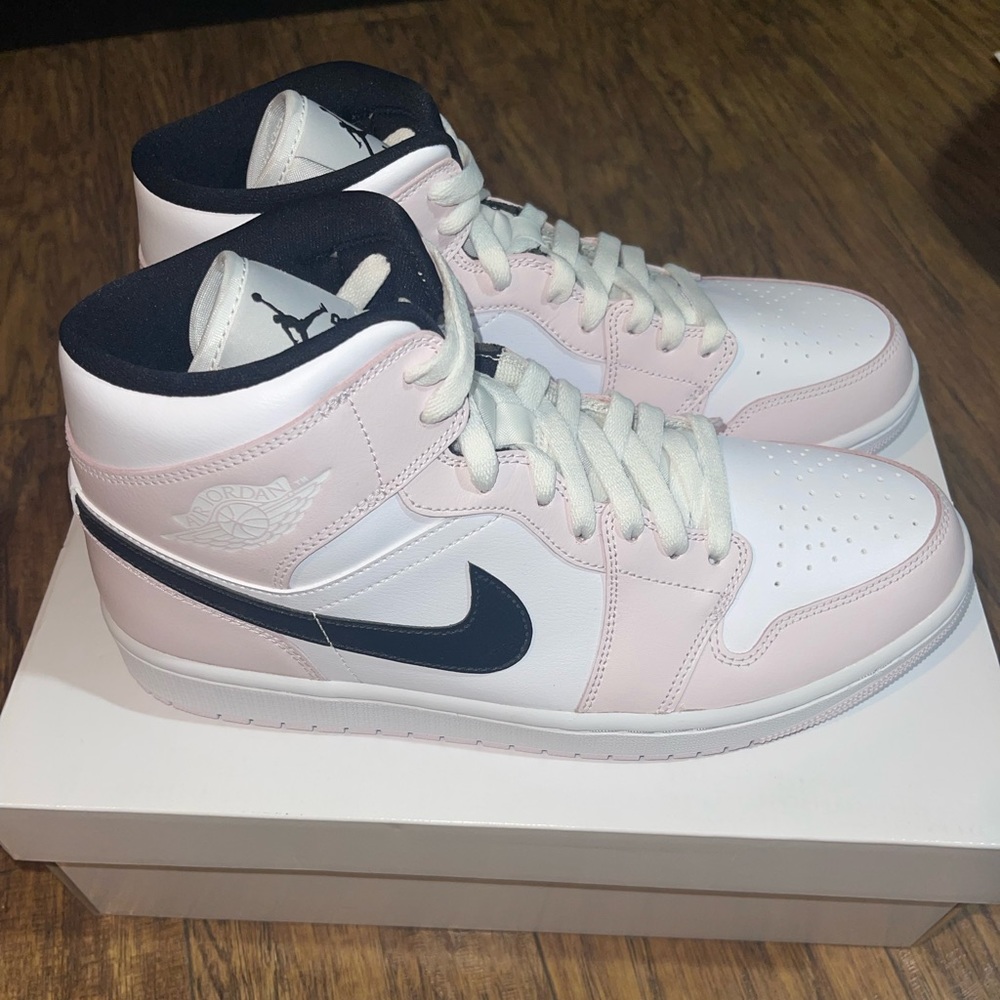 Nike Air Jordan 1 Mid Barley Rose-Women’s Size 11.5 White/ Black/Pink BQ6472-500